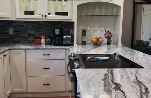 Capitol Hill Apartamento | Great Monthly Furnished Apartment in Downtown LR