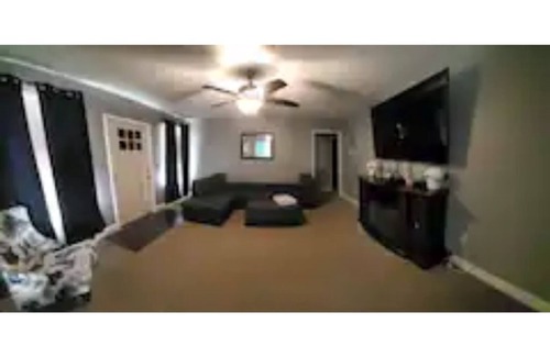 Laurens Casa | Great neighborhood 3 miles from downtown Laurens.