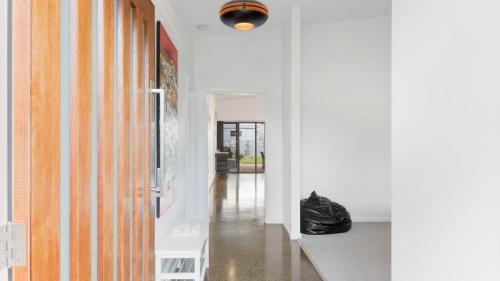 Goolwa Beach Casa | Great Ness Beach House - 8 Person Spa - Pet-Friendly - Netflix - Linen included