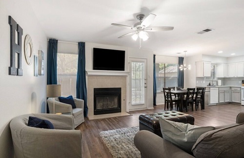 Hunter's Chase Casa | Great North Austin Location by AustinGetaways!