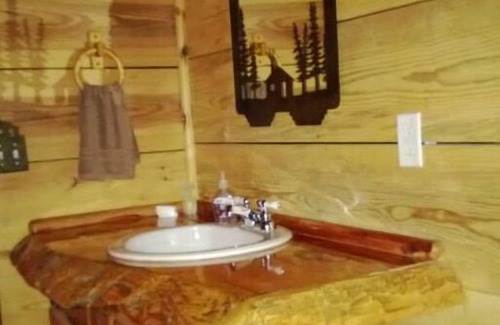 Fifty-Six Cabina | Great Oaks Cabins - Cabin 2.
