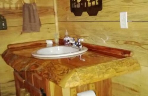 Fifty-Six Cabina | Great Oaks Cabins, Cabin 4