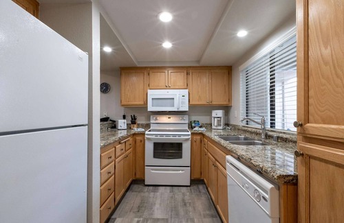 Baristo Condominio | Great Palm Springs Location - 2BR Resort Condo - Family Friendly!
