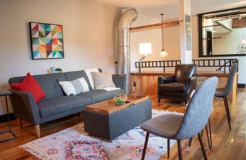 Pendleton Casa | Great Parkside Apt w Private Patio and Sun Deck