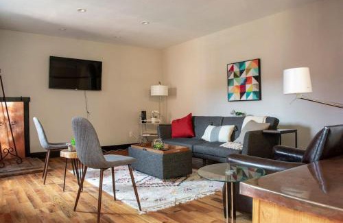 Pendleton Casa | Great Parkside Apt w Private Patio and Sun Deck