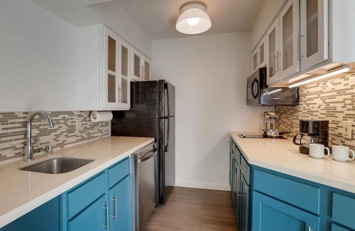 San Jose Complejo | Great Pick! Unit with Kitchen, Free Breakfast, Outdoor Pool, Pet-friendly!