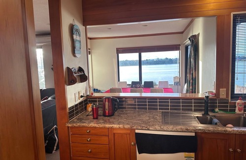 Tauranga Casa | Great place for a summer holiday with a pool and a great view across the water