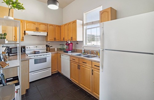 Metropolitan Casa | Great place for birthday weekends & traveling with friends ★ Starland District