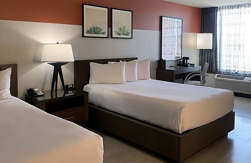 Downtown Las Vegas Hotel | Great Place to Stay Near Fremont street! 4 Classy Units, Free Parking, Pool