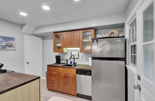 Potomac West Casa | Great place to stay in Alexandria, close to Metro and free parking