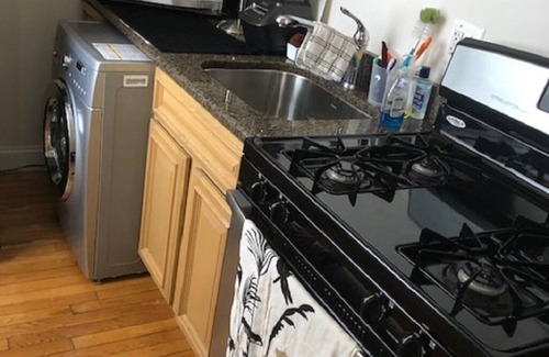 Kingman Park Apartamento | GREAT PRICE & LOCATION - 31% off 31 days! Cozy 1 BR APT w/ PARKING