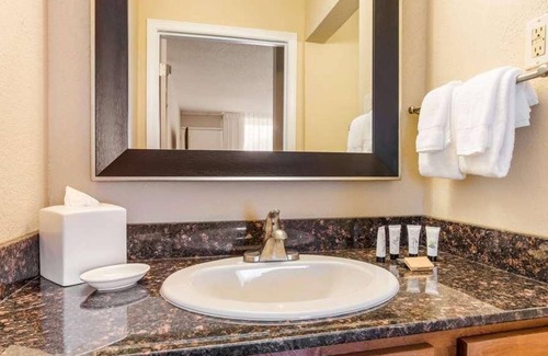 Branson Casa | Great Relaxing Overnight Stay! 3 Amazing Units! Close to Table Rock State Park!