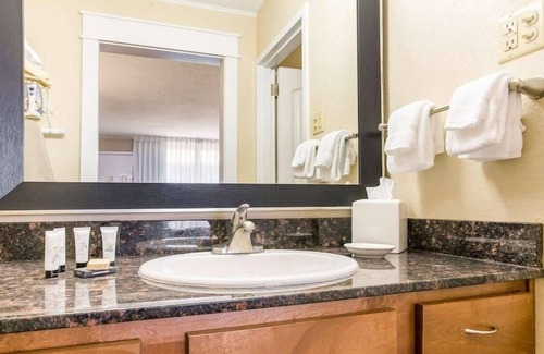 Branson Casa | Great Relaxing Overnight Stay! 3 Amazing Units! Close to Table Rock State Park!