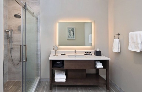 Winters Casa | Great Relaxing Overnight Stay! Four Units, Pet-friendly Hotel with Free Parking!