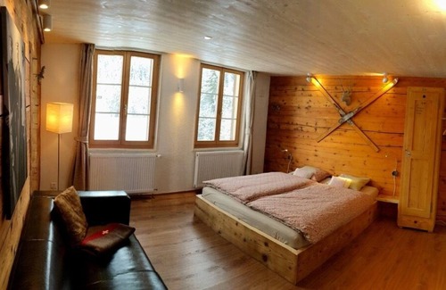 Lenk Chalet De Esquí | gran chalet renovado con 7 habitaciones cada una con baño propio