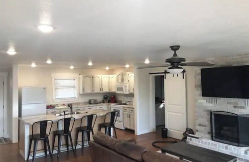 Clarkridge Casa | Great retreat! Close to lake and marina