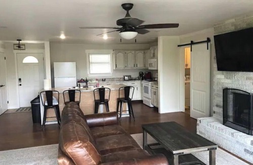 Clarkridge Casa | Great retreat! Close to lake and marina