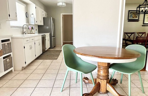 Carmichael Casa | Great retreat on a peaceful street!