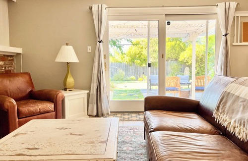 Carmichael Casa | Great retreat on a peaceful street!