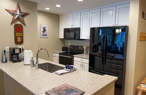 Mountain House Condominio | Great Romantic Gateway. Pool. Hot Tub. Lift.