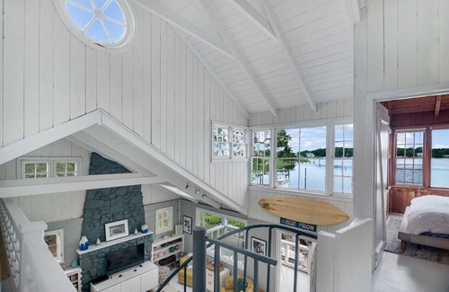 Sag Harbor Cabaña | Great Sag Harbor Cottage on the Water Bay views