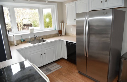 Saunderstown Casa | Great Saunderstown family friendly cottage short drive to beach.