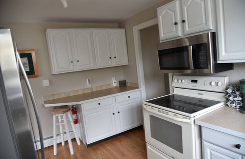 Saunderstown Casa | Great Saunderstown family friendly cottage short drive to beach.