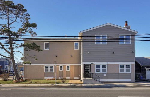 Ortley Beach Casa | Great Seaside Family Escape - Walk to Beach and Bay - Badges, Parking, BBQ