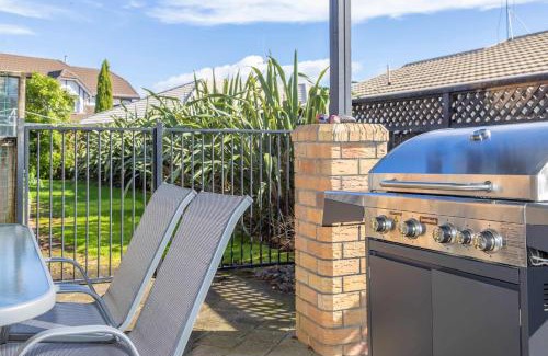 Hamilton Casa | Great Short-Mid Term Stay! River Views & Games Room