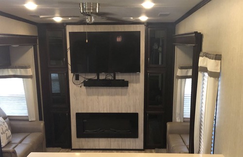 Cinco Ranch North Lake Village Casa | Great south west equestrian center 5th wheel
