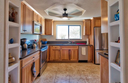 Twentynine Palms Casa | The Flying Point Homestead, cerca del Parque Nacional Joshua Tree; Mascota amigable