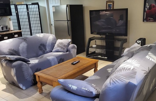 Leitrim Casa | Great Stay Travel Adventure - 5 minutes from Ottawa International Airport South