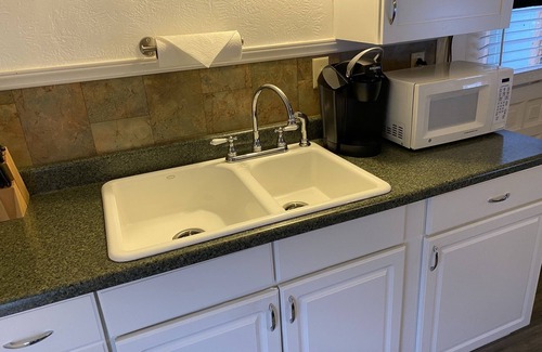 Geneva-on-the-Lake Casa | Great Strip Location |WalktoLake|Wine Country|Brewing Company|A/C|Grill&Firepit