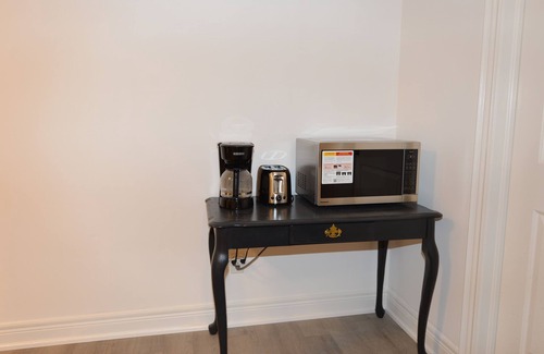 Vaughan Casa | Great Toronto House near Wonderland Separate entrance whole Floor Private Suite