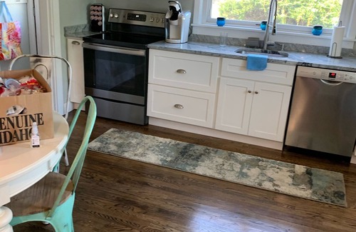 Vineyard Haven Casa | Gran actualización 3 BR cerca del ferry con piscina