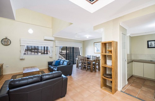 South Fremantle Apartamento | Apartamento de 2 dormitorios de gran valor en el corazón del sur de Fremantle