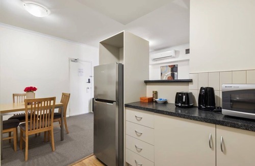 Northbridge Apartamento | Comfortable Northbridge Apt - Near RAC Arena