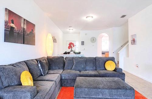 Trafalgar Village Casa | GREAT VALUE! Old Kent Lake Home - views 3/3
