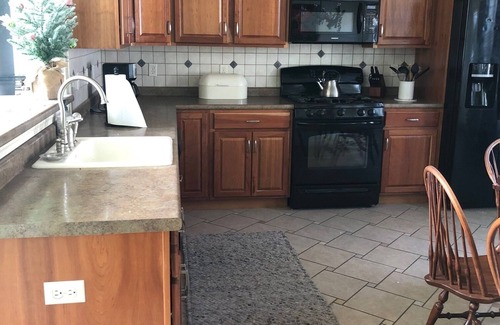 Central Vermont- Killington Casa | Nuevas vistas p de K, capacidad para 12 (no literas) Bañera de hidromasaje, Sauna, 2mi a la base 3 bd, 2b