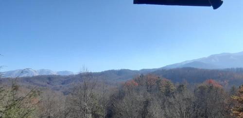 Gatlinburg Casa | Great View Location Studio Log Cabin Hot Tub