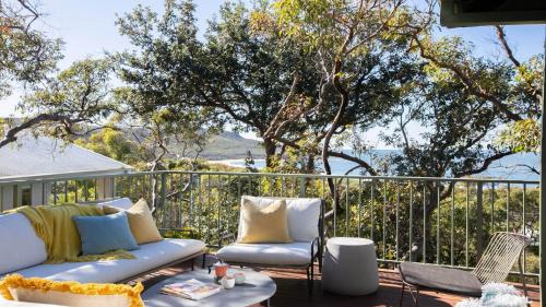 Killcare Casa | Great Views, Easy Walk To Beach and Bay In Bush Setting