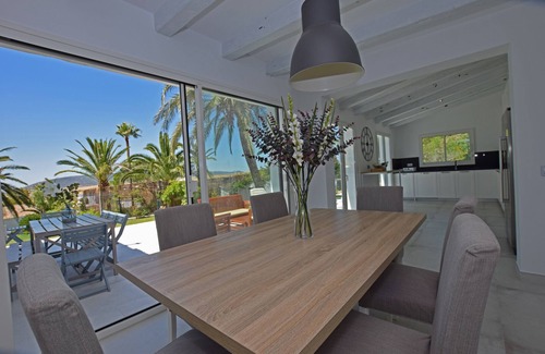Atlanterra Villa | Fantástico chalet con piscina y vistas al mar, para 8 pax. FREE WIFI