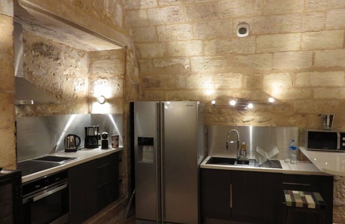 Hotel de Ville - Quinconces Apartamento | Gran T2 cálida 68 M2, atípico, en el centro histórico