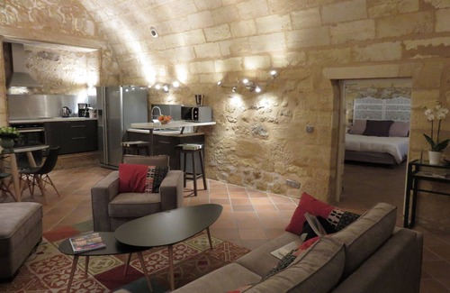 Hotel de Ville - Quinconces Apartamento | Gran T2 cálida 68 M2, atípico, en el centro histórico