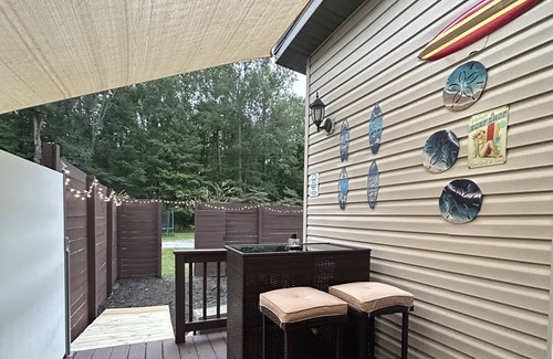 Saint Mary Of The Woods Casa | Great Weekend Getaway! Renovated in 2023, Zero Contact Booking, Pool Table, Wifi