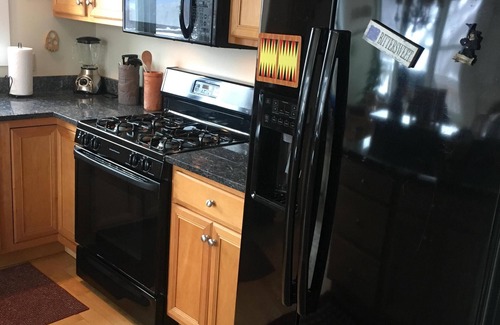 Central Vermont- Killington Condominio | GRAN VISTA-ESQUÍ EN BLANCO A PIE DE SKI DESCONECTADO EN 2 RUTAS - ¡TINA CALIENTE Y SAUNA INCLUIDAS!