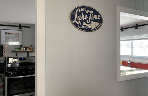 Auburn Cabaña | Great Year-Round Rental Cottage Finger Lakes Owasco Lake, NY - Smiling Moon