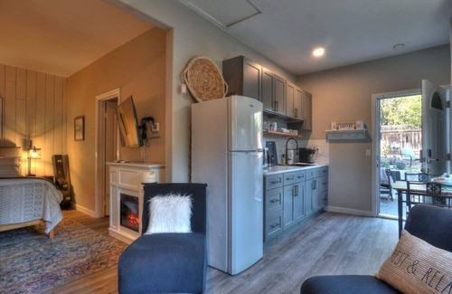 Spring Valley Casa | Greeco Suite · *New Listing* Hidden Gem Upgraded 1-Bedroom Suite