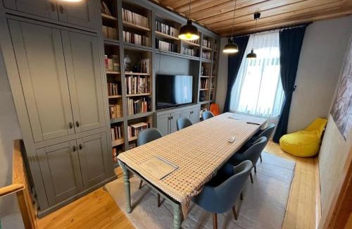 Bergama Casa | Greek House with Terrace - Bachman Hause