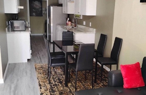 Nacogdoches Apartamento | Green 101 Cozy brand new apartment in the heart of NAC, 2 mins away from SFA